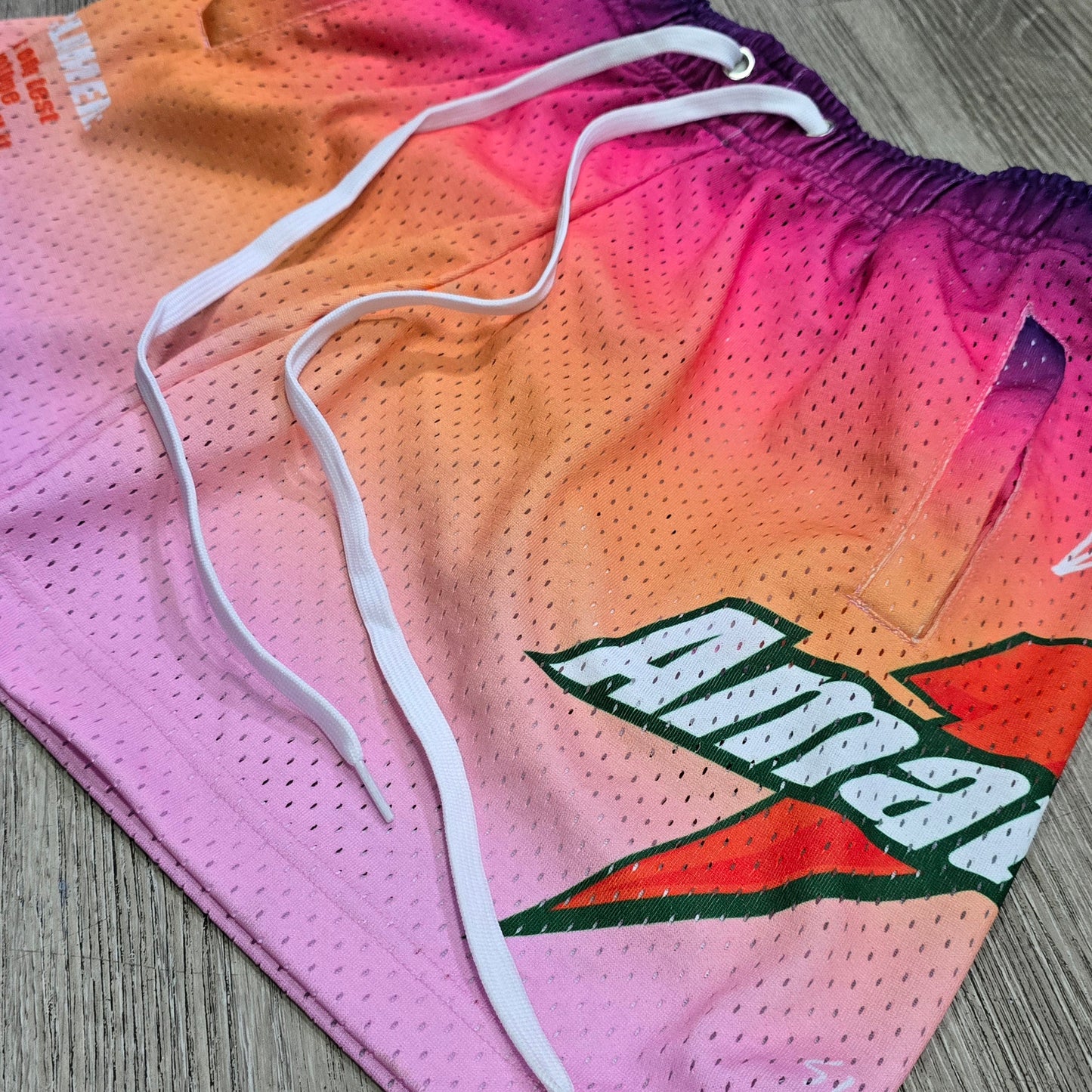 AMATEUR PASTEL TRI SALMON MESH SHORTS