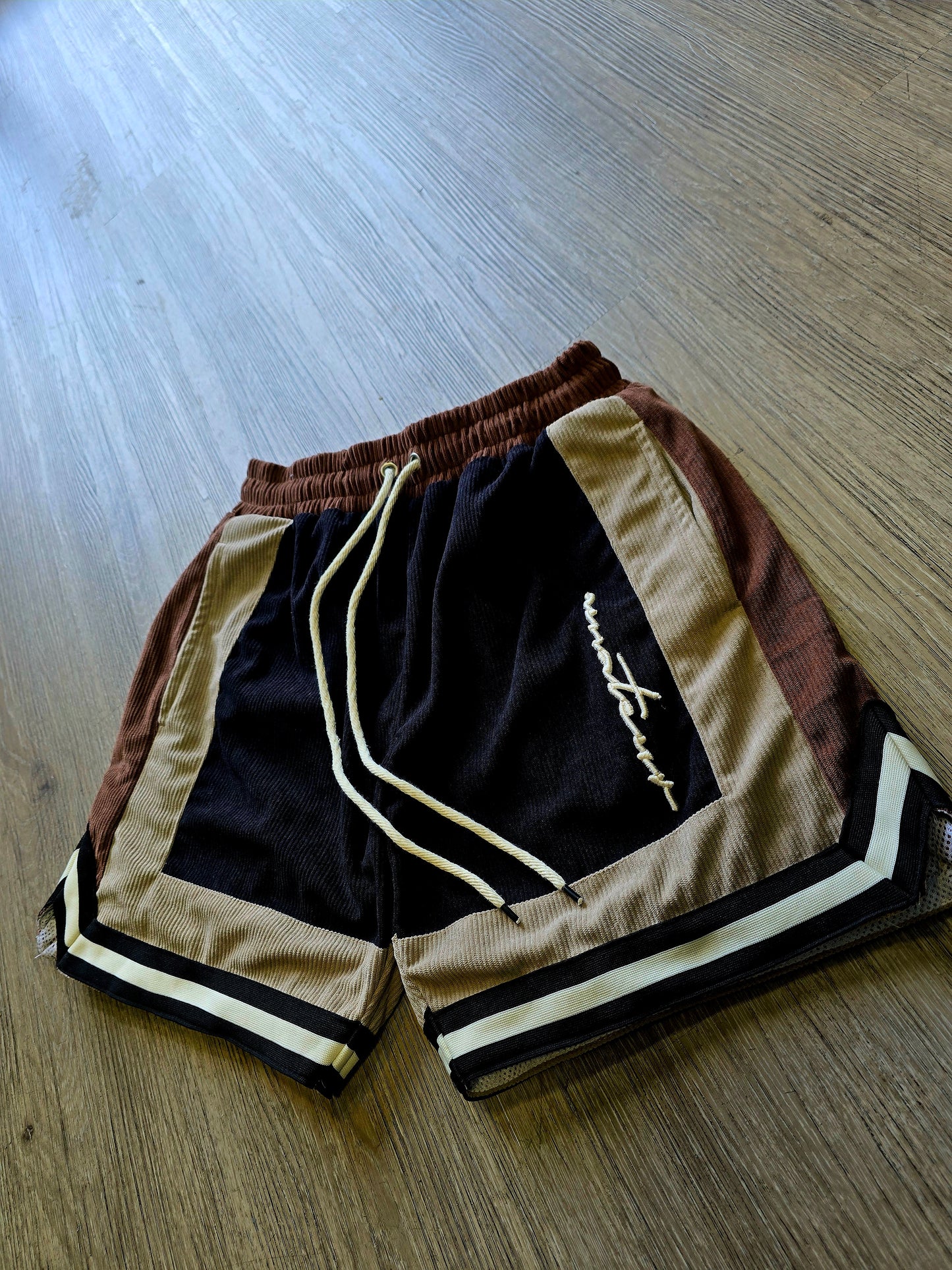 AMATEUR SCRIPT BALLER SHORTS