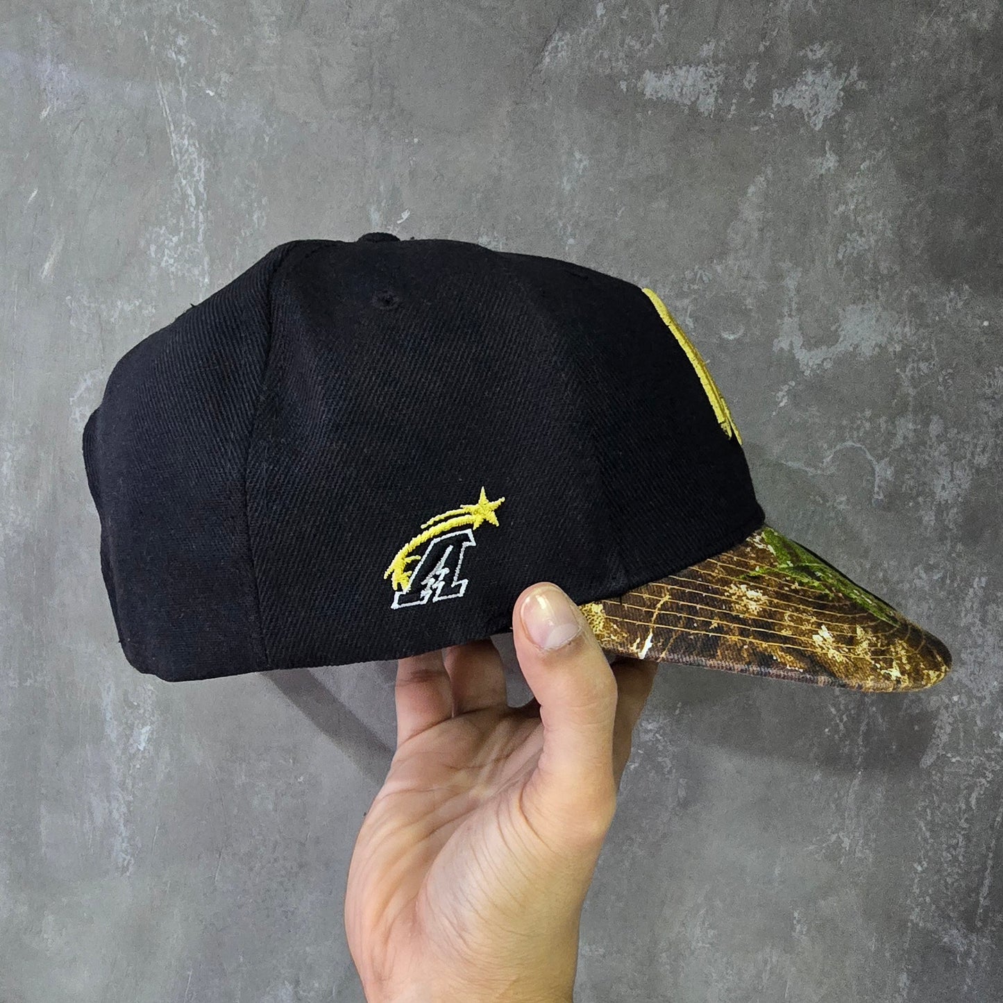 AMATEUR SNAPBACK (EMBOSS LOGO)