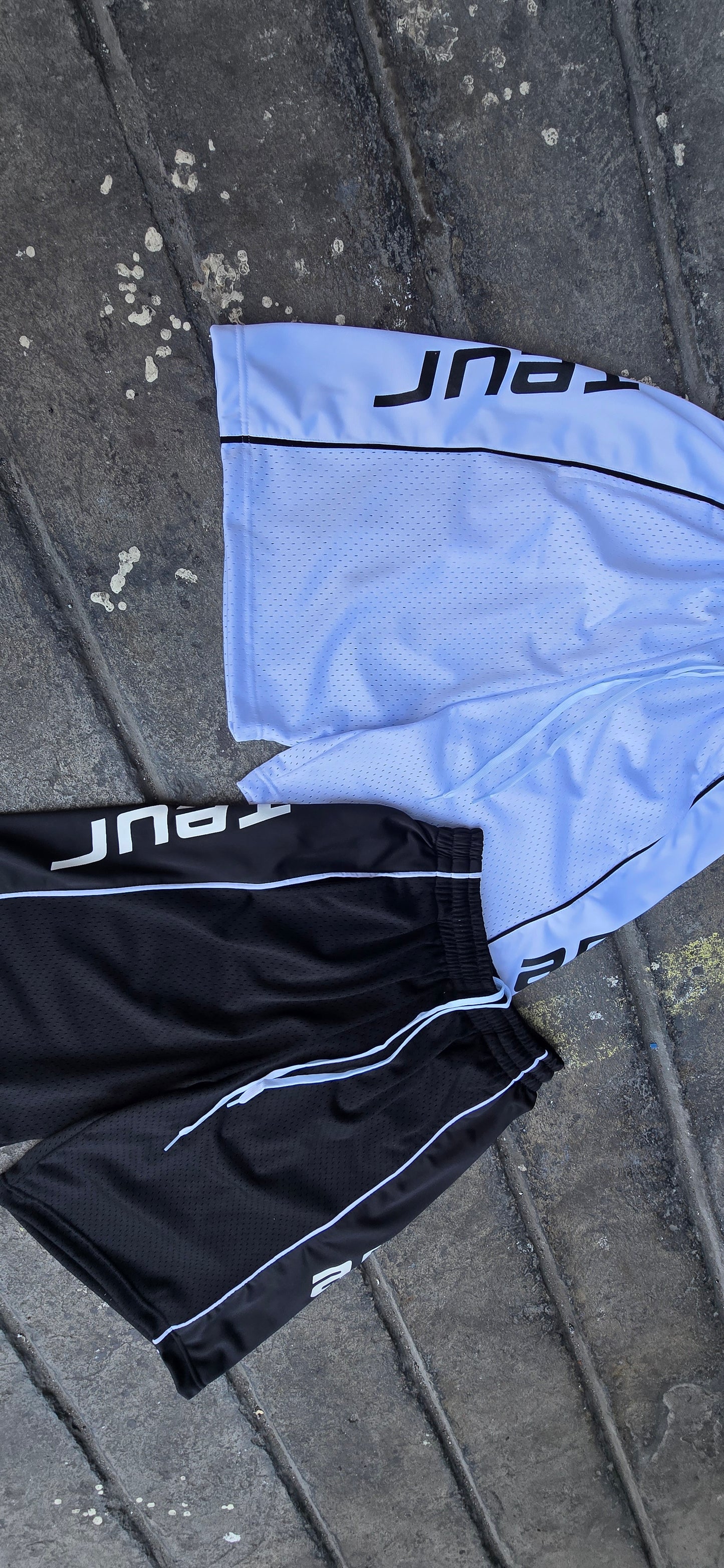 AMATEUR Y2K MESH SHORTS