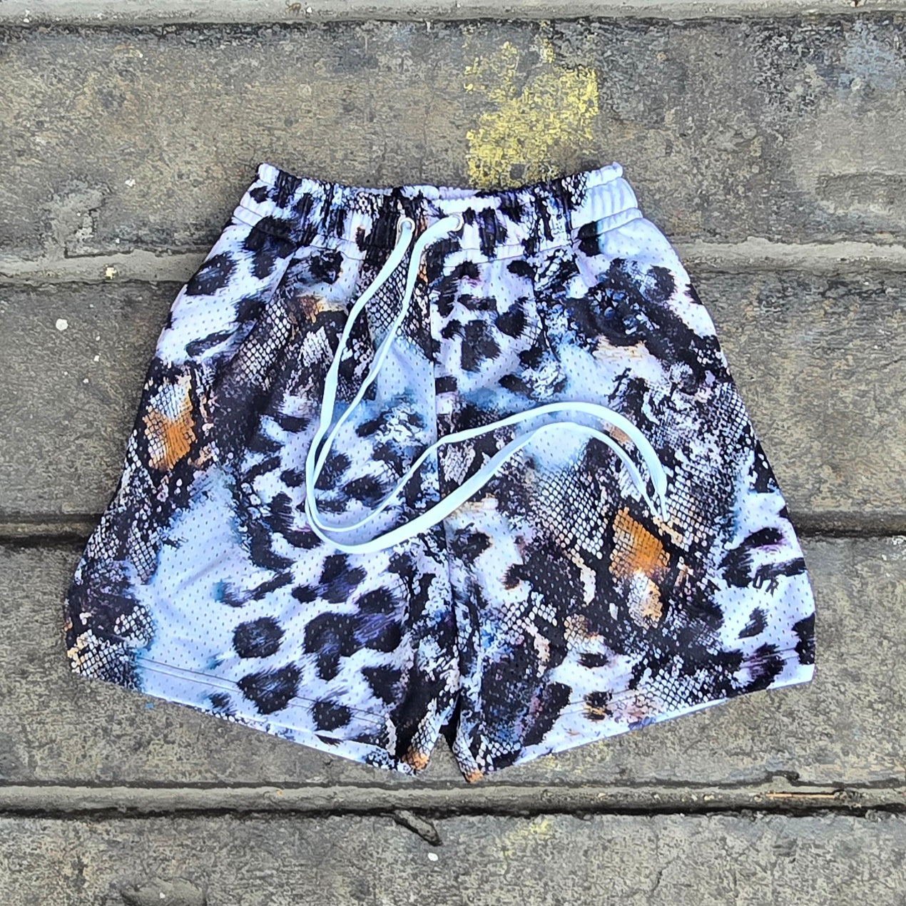 AMATEUR ARCTIC CHAOS MESH SHORTS