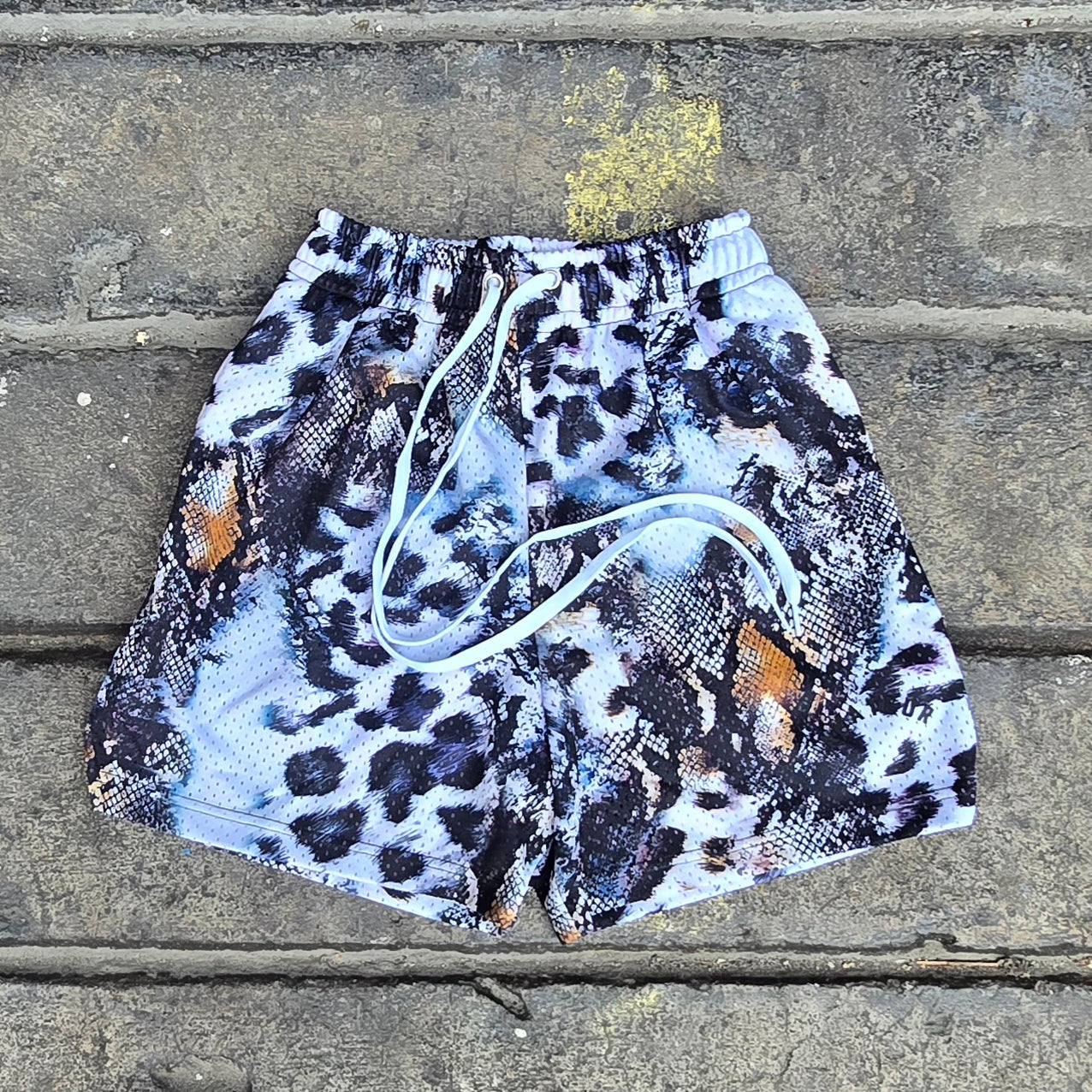 AMATEUR ARCTIC CHAOS MESH SHORTS
