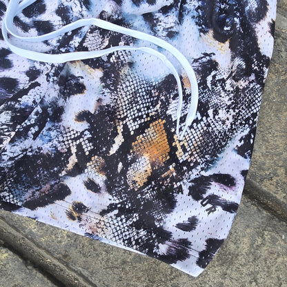 AMATEUR ARCTIC CHAOS MESH SHORTS