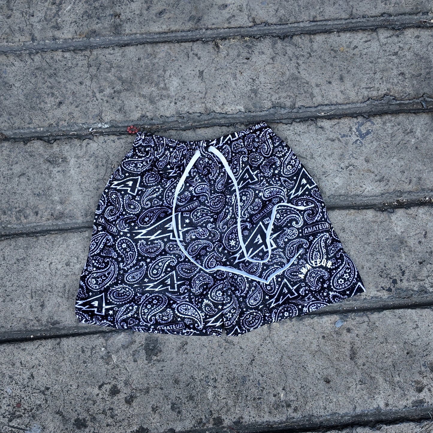 AMATEUR PAISLEY BALLER SHORTS