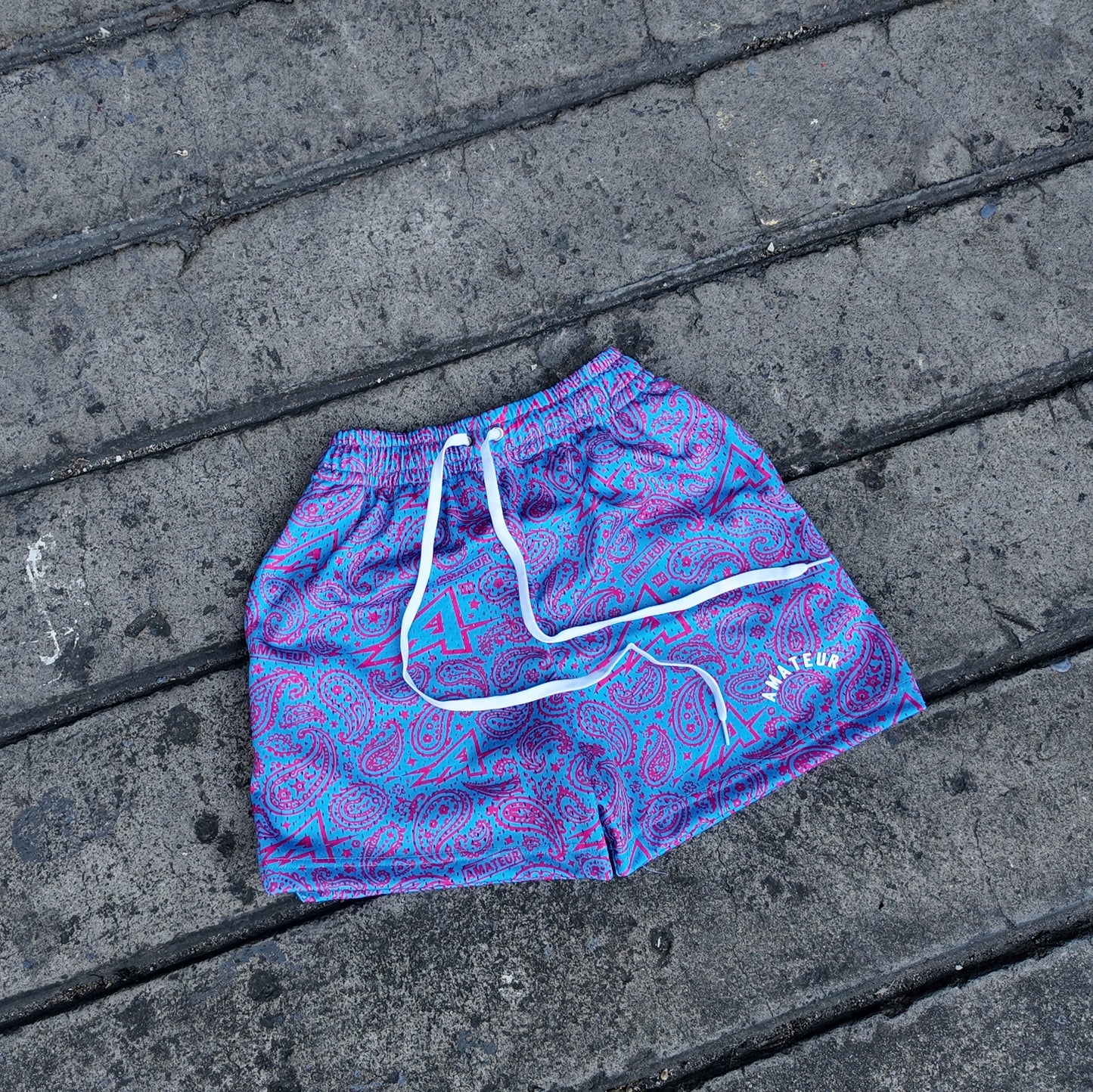 AMATEUR PAISLEY BALLER SHORTS