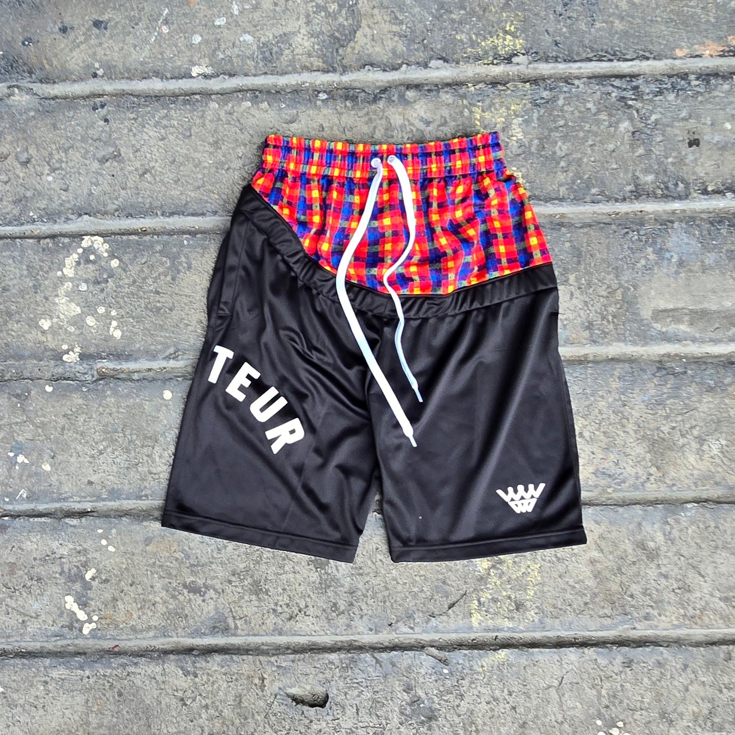 AMATEUR LOW WAIST PLAID RED SHORTS