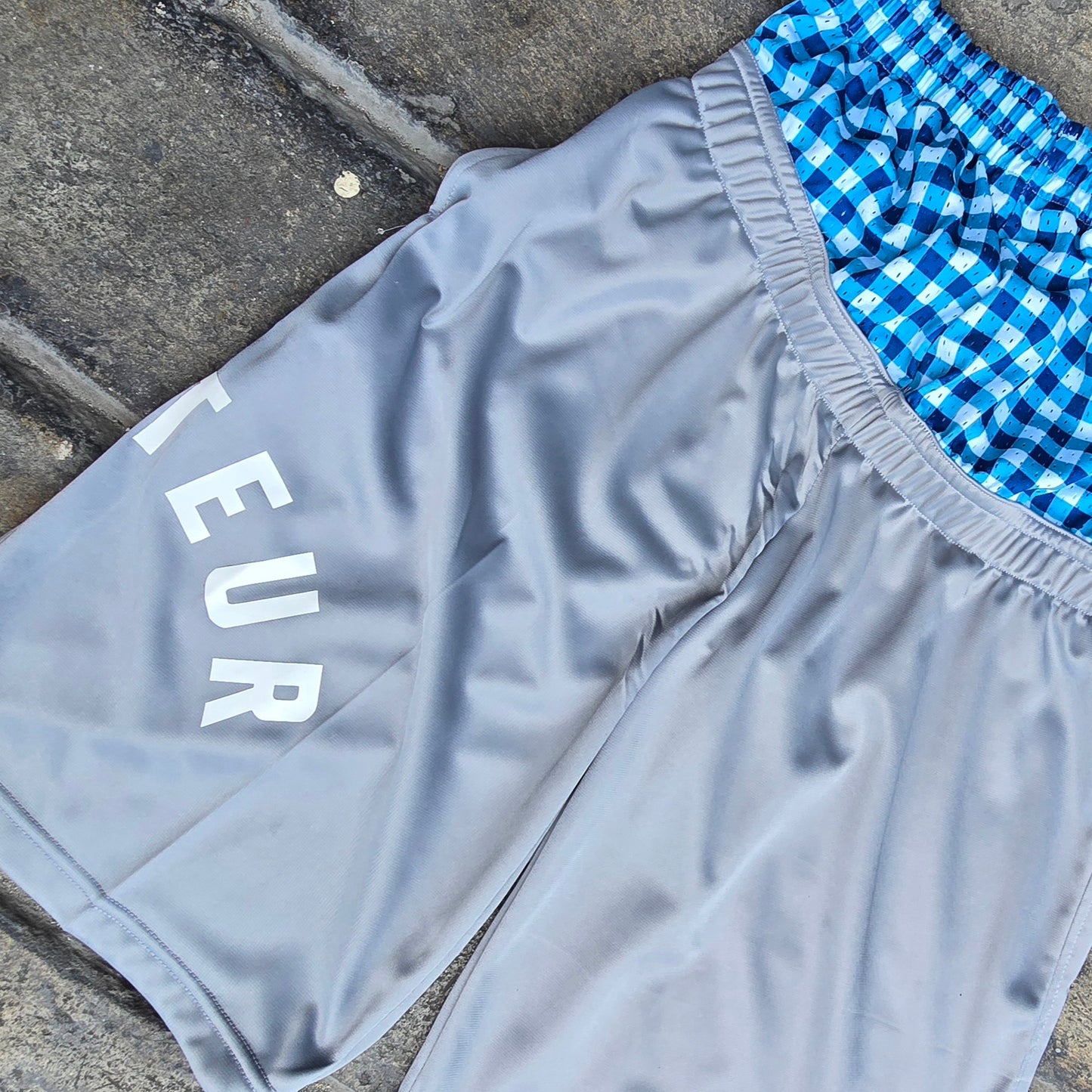 AMATEUR LOW WAIST PLAID COOL GREY SHORTS