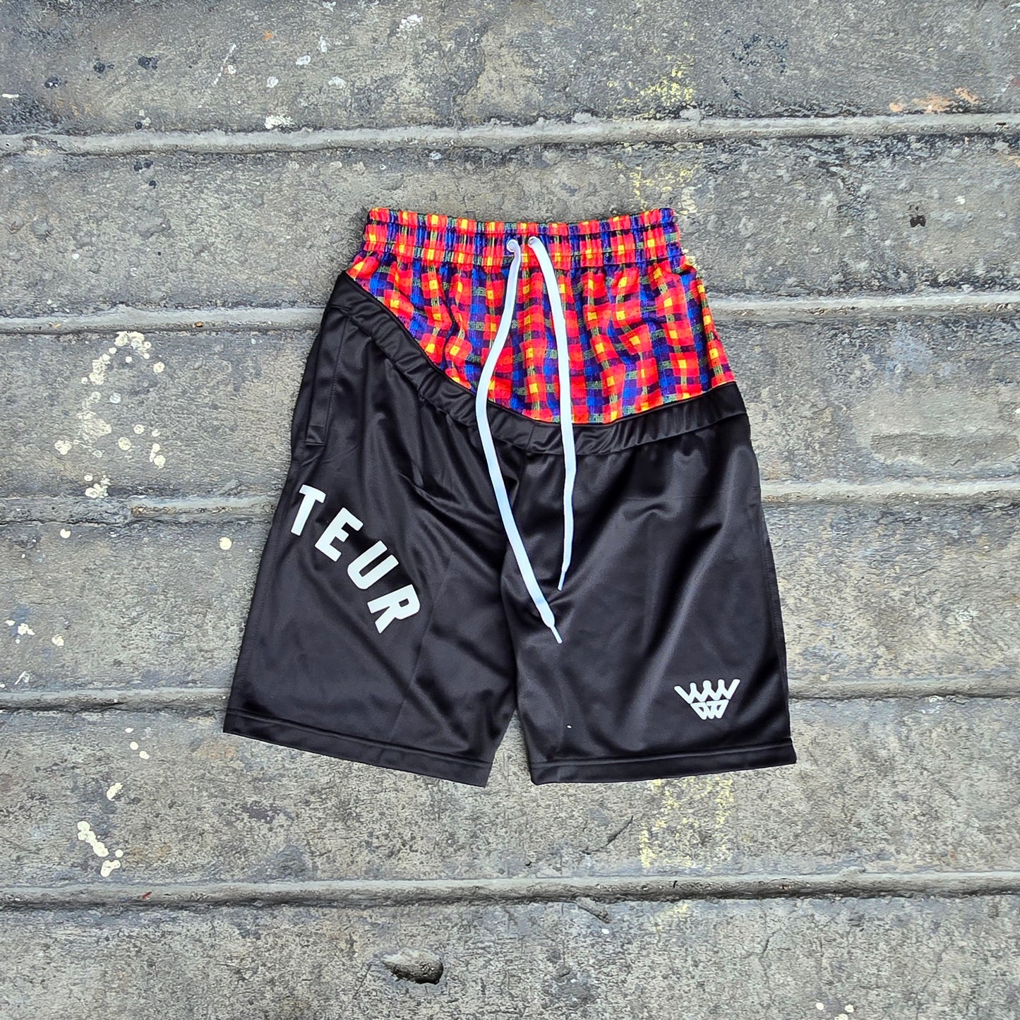 AMATEUR LOW WAIST PLAID RED SHORTS